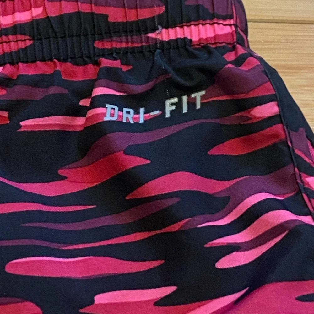 Nike Dri-Fit Pink Black Camo Running Shorts Women’s Small - Picture 7 of 7